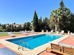 Villa Scenic with Private Pool- Sleeps 8
