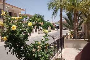 Immaculate 4-bed Apartment in Larnaca