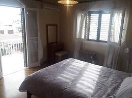 Immaculate 4-bed Apartment in Larnaca