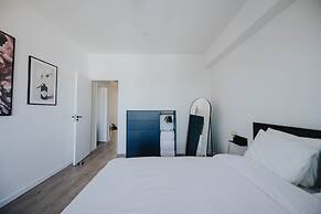 Museum View - Bright and Spacious Apartment