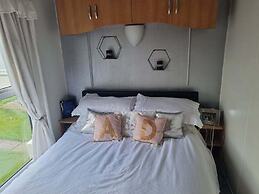 Lovely 3-bed Caravan in Foel, Welshpool