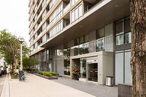 Luxury WaterFront View & Free Parking