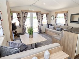 3 Bed New Lodge, Sleeps 4, Pets Welcome