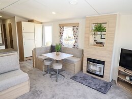 3 Bed New Lodge, Sleeps 4, Pets Welcome