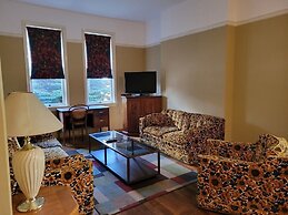Towle House 1006