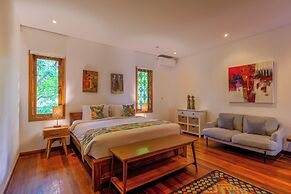 Paradise Garage Komodo Villa