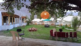 Rebo Camp- Hunder