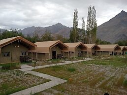 Rebo Camp- Hunder