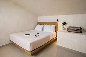 Pnoes Luxury Suites