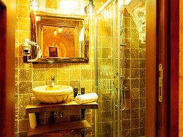Reji Boutique Hotel