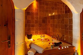 Reji Boutique Hotel
