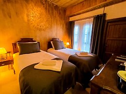 Reji Boutique Hotel