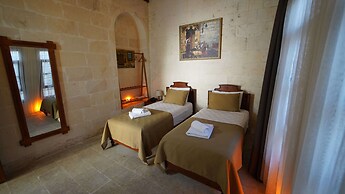 Reji Boutique Hotel