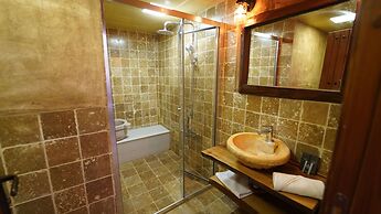 Reji Boutique Hotel