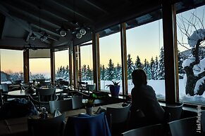 NAOUSSA MOUNTAIN RESORT