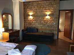 NAOUSSA MOUNTAIN RESORT