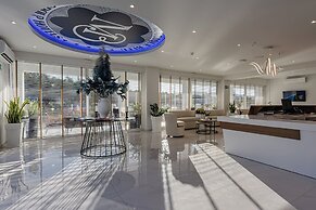 Mirage Bleu Hotel