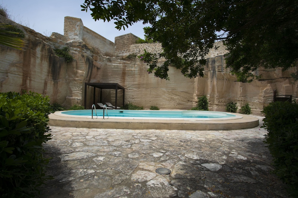 Esperanto Suite&Pool