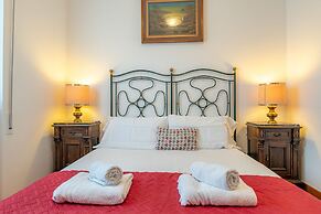 Beautiful 4-bed Apartment in Limonta