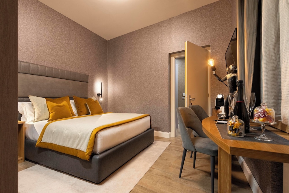 Royal Rooms Corso