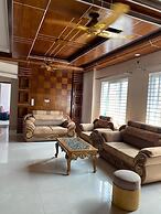 4 Beds Condo Holiday Home at Bashundhara, Dhaka