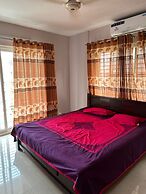 4 Beds Condo Holiday Home at Bashundhara, Dhaka