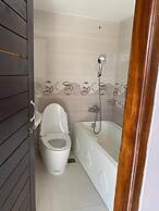 4 Beds Condo Holiday Home at Bashundhara, Dhaka