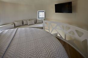 Aecon Suites