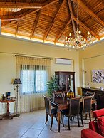Villa Aitheras - Mountain View & Garden