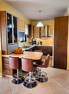 Villa Aitheras - Mountain View & Garden