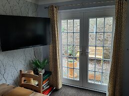 Ground Floor Cornish Retreat Free Parking Sleeps 4