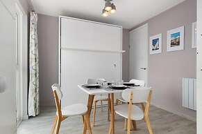 Freshwater Bay - Sea View Apartment