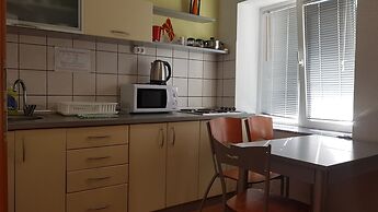 Luccia Apatments-Villa Laguna - Hostel
