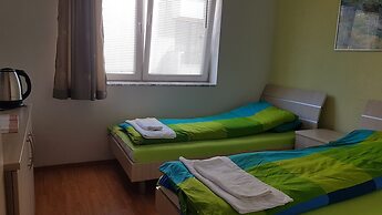 Luccia Apatments-Villa Laguna - Hostel