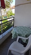 Luccia Apatments-Villa Laguna - Hostel