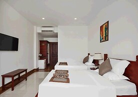 8008 Hotel