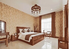8008 Hotel