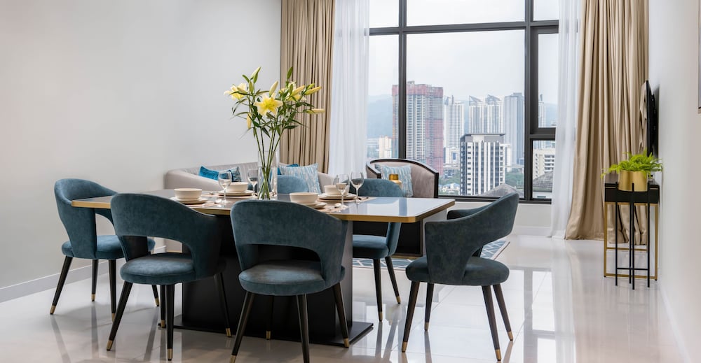 Pavilion Embassy Suites KL by Perfect Host