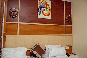 Jaden Hotel & Lounge