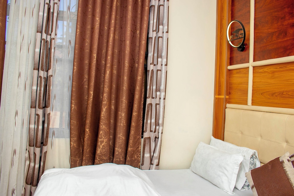 Jaden Hotel & Lounge