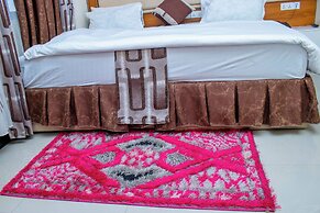 Jaden Hotel & Lounge