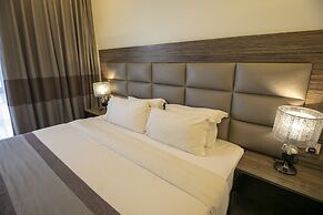 Arayik Resorts