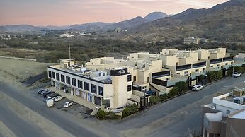 Arayik Resorts