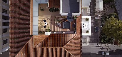 Monument Hotel