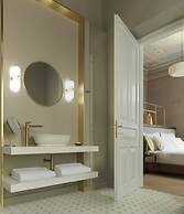 Monument Hotel