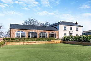 Carlton Manor