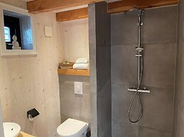 Inviting Chalet in Monnickendam With Garden