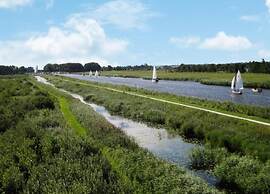 Grou Getaway With Bikes & Whirlpool