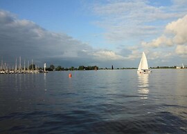 Grou Getaway With Bikes & Whirlpool