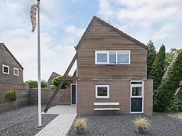 Grou Getaway With Bikes & Whirlpool